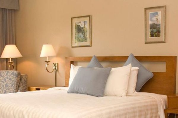 Cara Suites Hotel and Conference Centre (Claxton Bay)